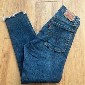 women’s Levi’s wedgie